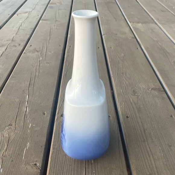 Royal Copenhagen Egeskov Castle Decanter Vase Made in Denmark - Picture 4 of 12